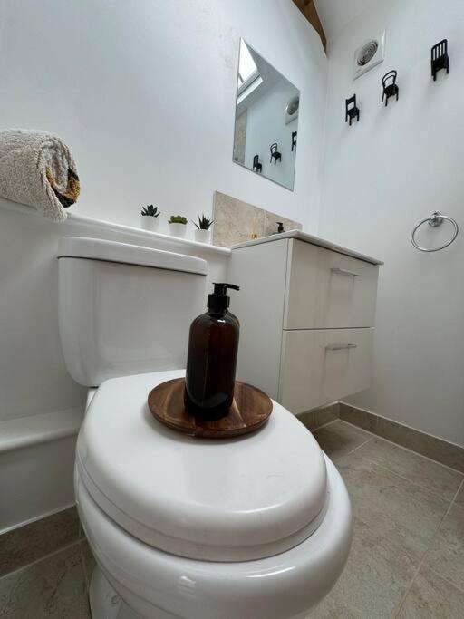 The Paws And Wander Hideaway Villa Mitchel Troy Dış mekan fotoğraf